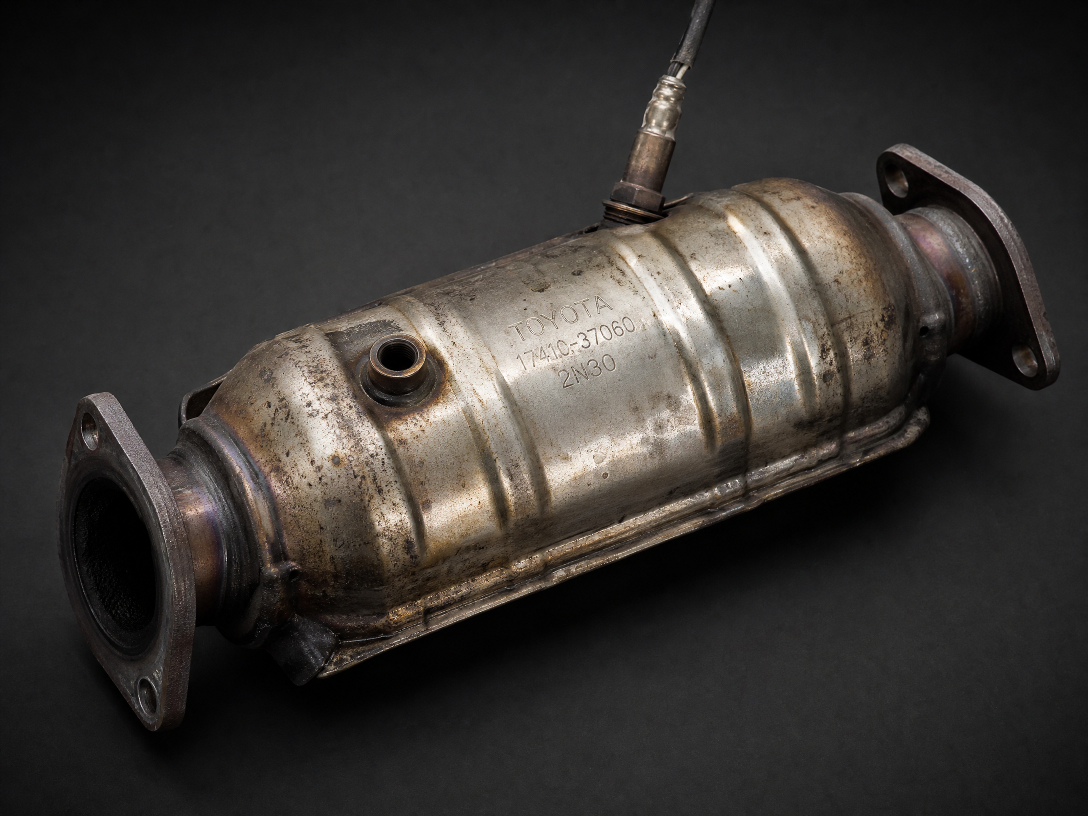 Lexus catalytic converter part number 17410-E2375-32 scrap value